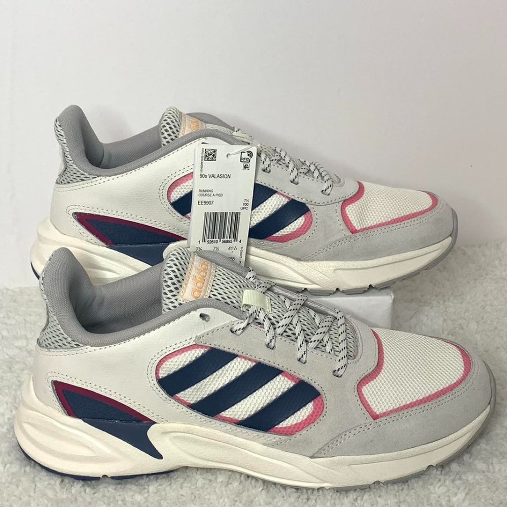 NEW! Adidas Women's 90s Valasion Shoes - Picture 3 of 7